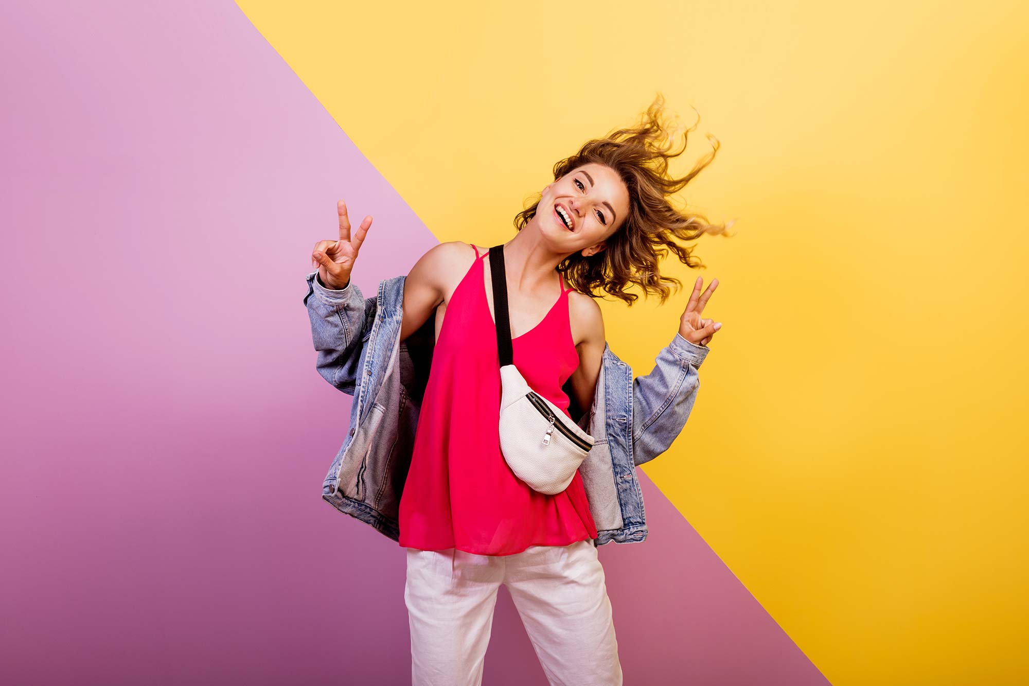 jeune fille joyeuse à la MELT